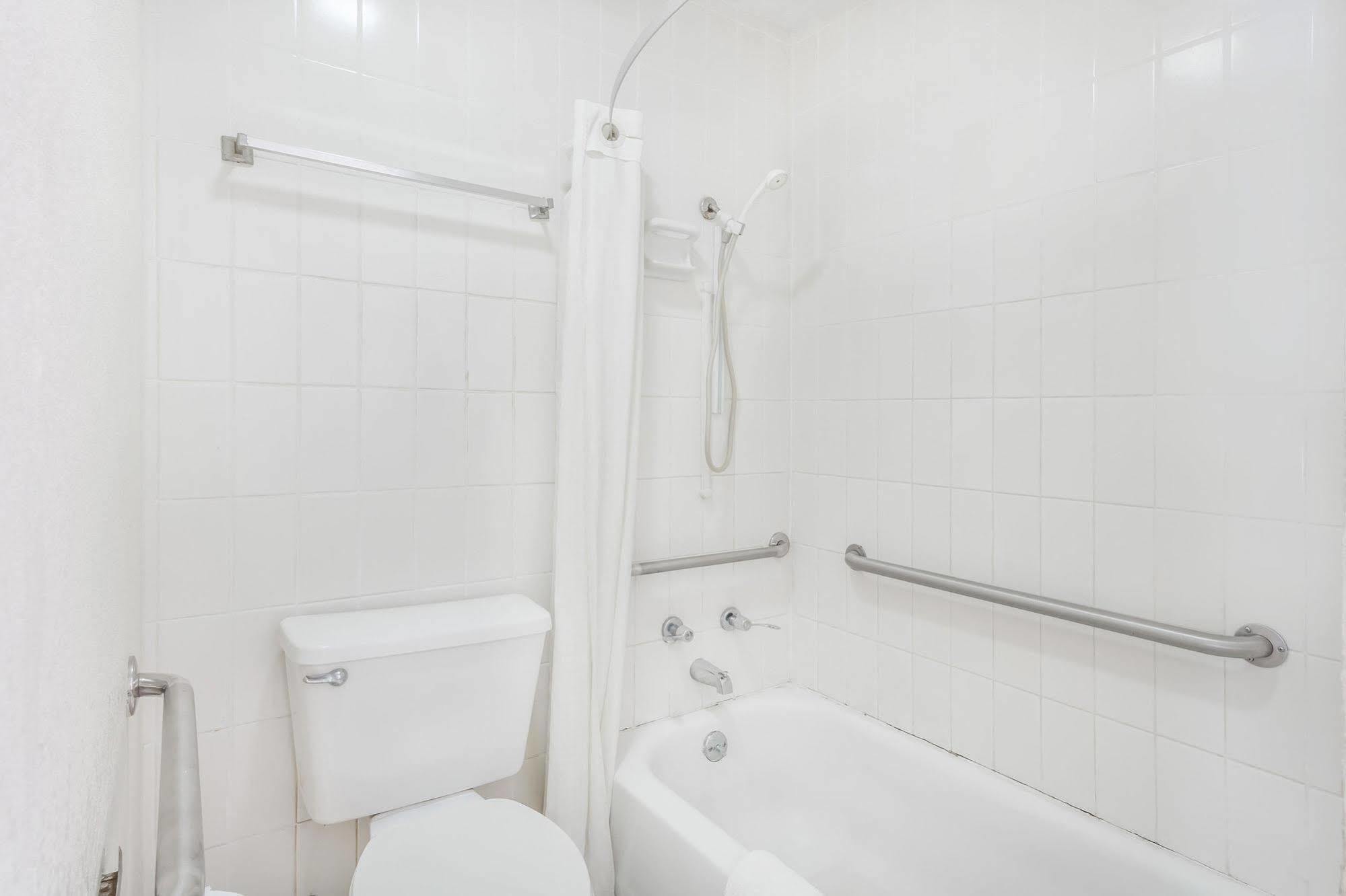 Lake View Inn & Suites Killen Zewnętrze zdjęcie